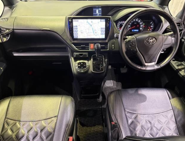 Toyota Voxy ZS kIrameki 2016 *USD 10,800 C&F to Jamaica*