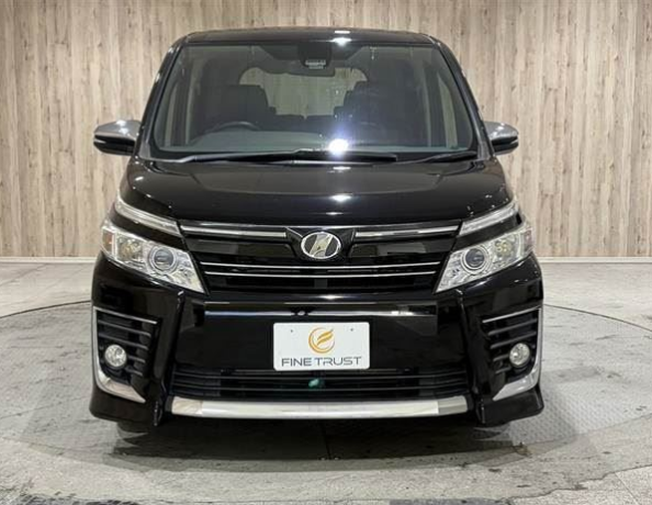 Toyota Voxy ZS kIrameki 2016 *USD 10,800 C&F to Jamaica*