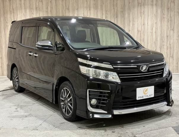 Toyota Voxy ZS kIrameki 2016 *USD 10,800 C&F to Jamaica*